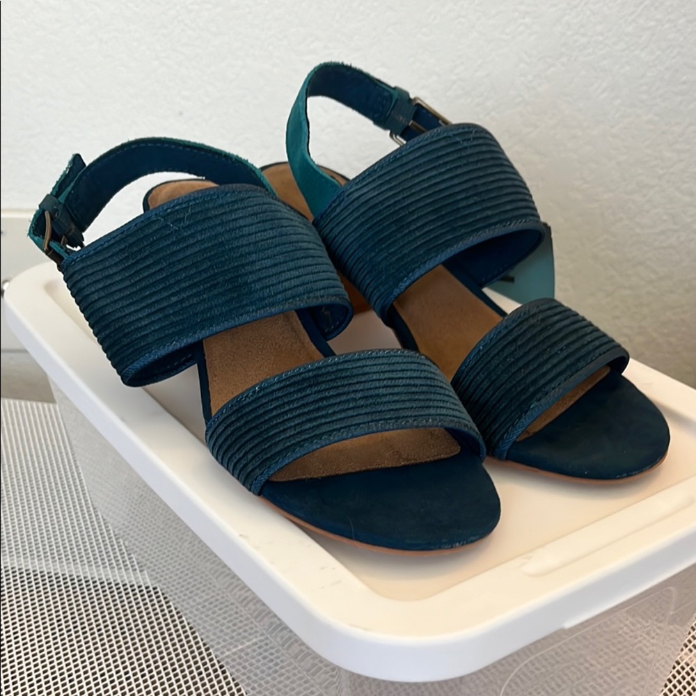 Tom’s Teal Block Heel Sandals